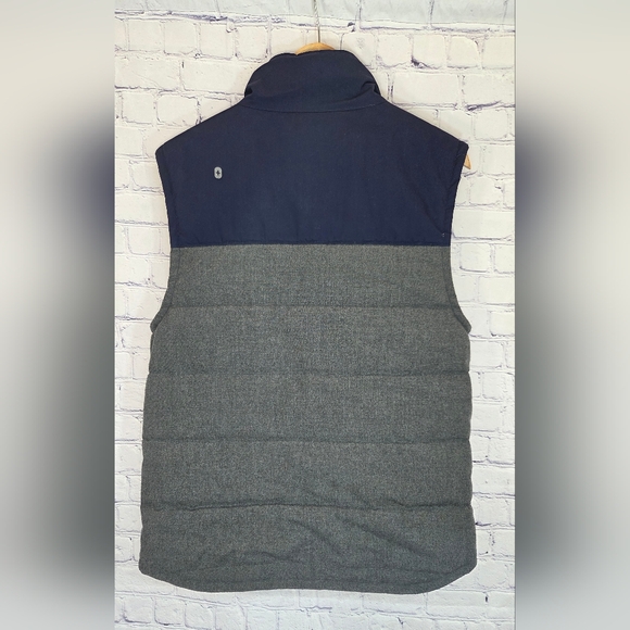 Figs Men's Vest in Gray and Blue - Picture 2 of 5